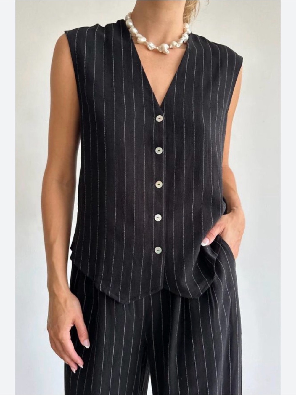 Donni. Black Pinstripe Sleeveless top  Button Vest linen blend suiting s small